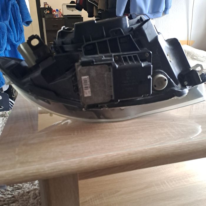 Фар ксенонов ляв фар бмв е87 фейслифт