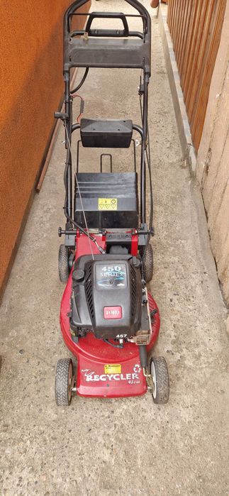 Vând două mașini de tuns iarba/ gazon pe benzina