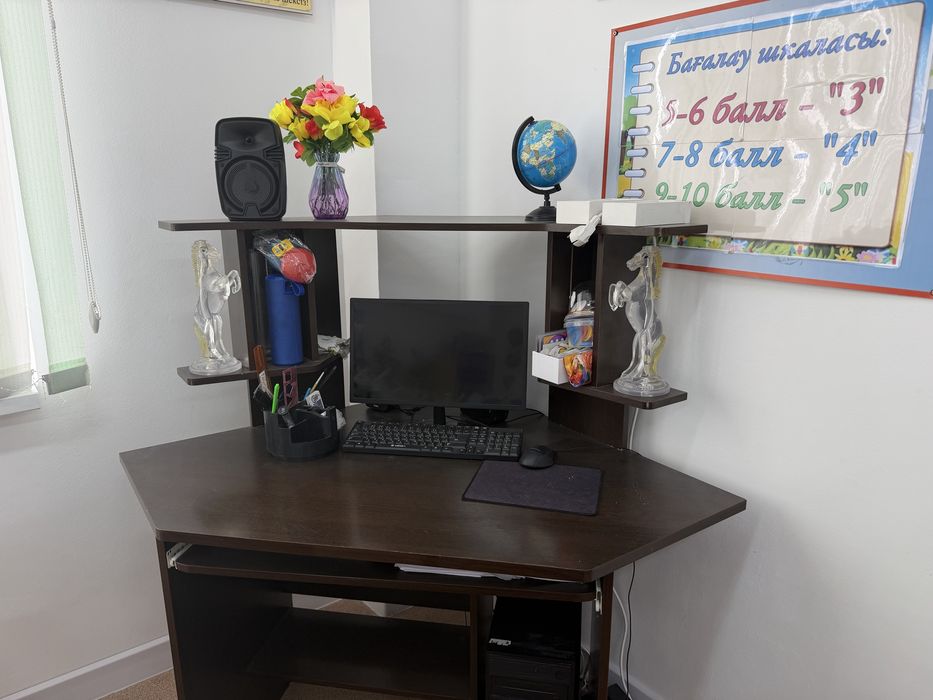 Компьютерный стол