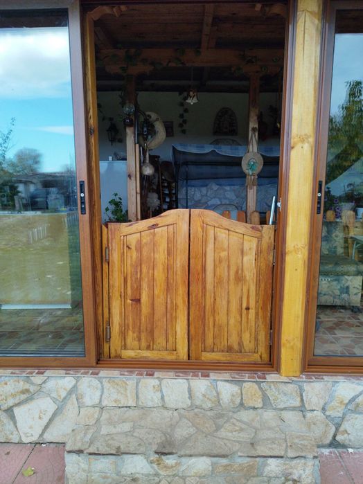 Летящи вратички за барбекю/лятна кухня тип "уестърн".