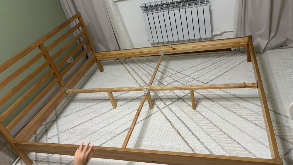 Икеа кровать продам