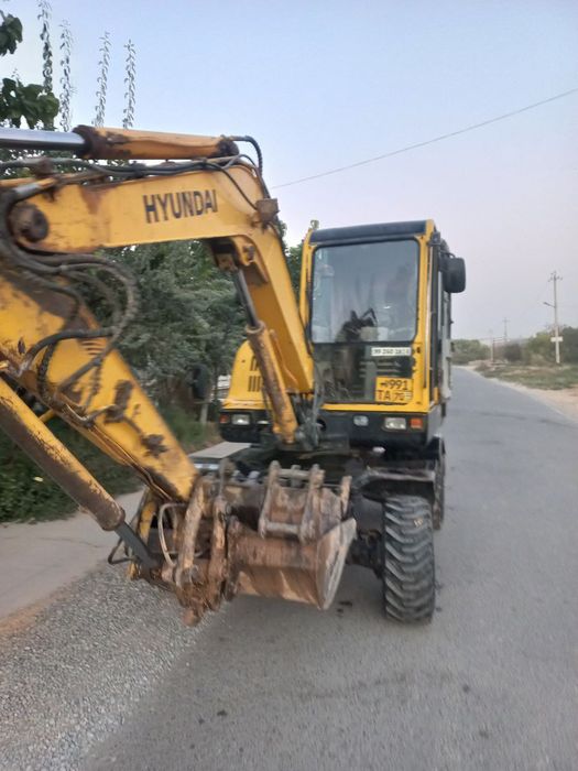 Экскаватор сотилади