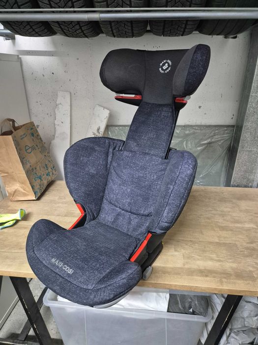 2бр. детски столчета за автомобил Maxi-Cosi RodiFix Airprotect
