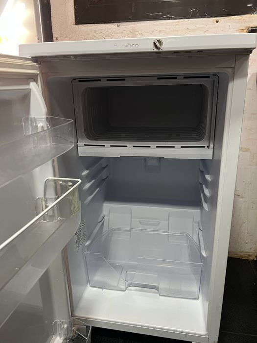 Не рабочий мини холодильник