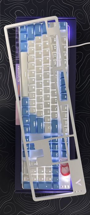 Механическая клавиатура в отлчичном состоянии Rapoo v500 Pro