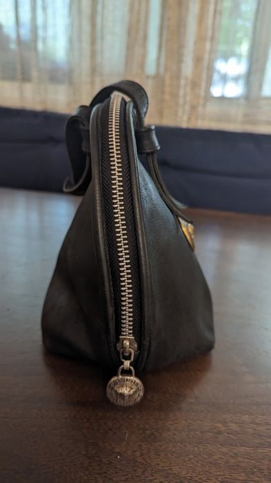 Продам кожаную барсетку- сумку известного бренда