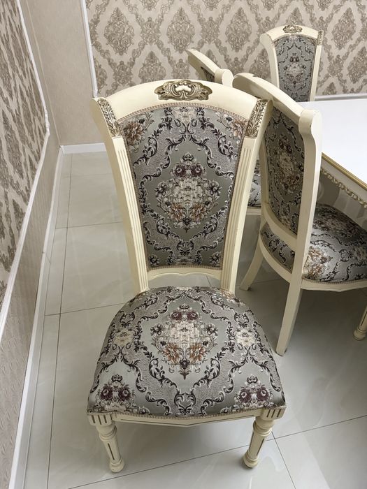 Стол 12 стульев в хорошем состоянии