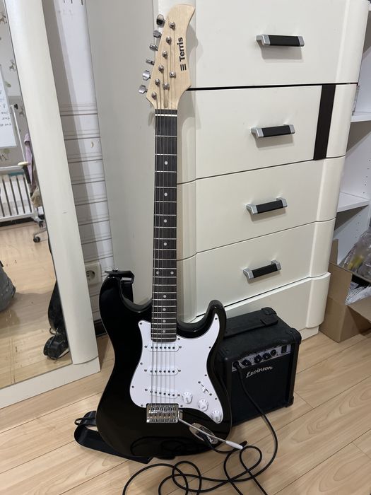 Продам электрогитару