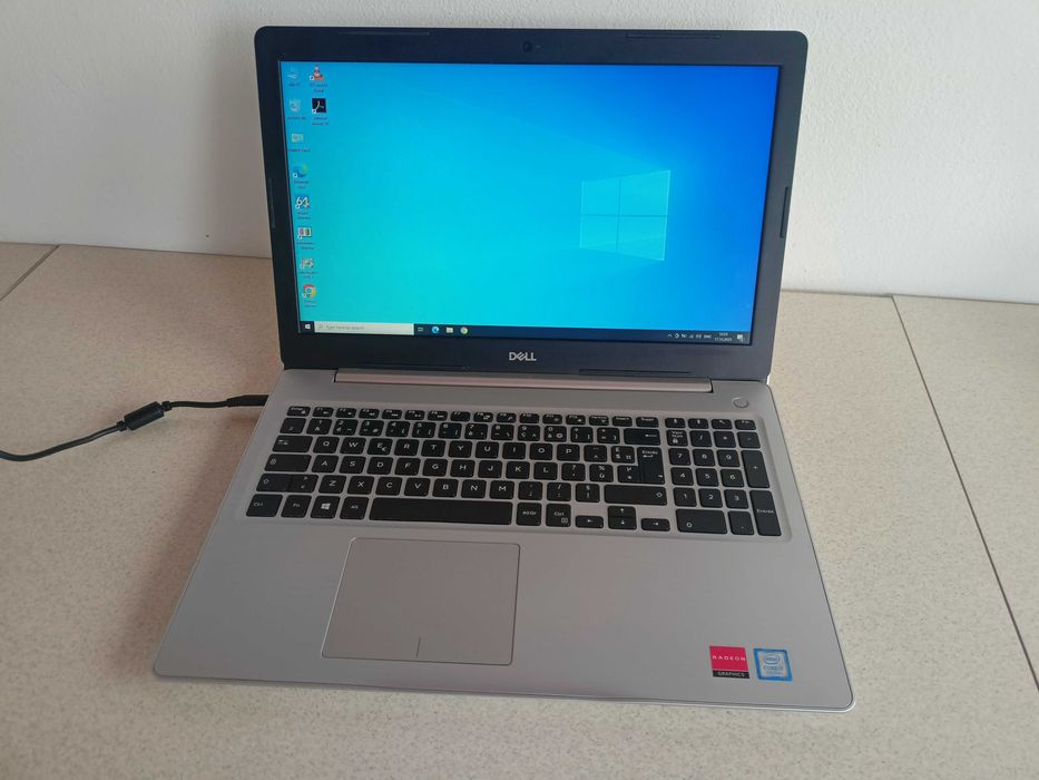 Laptop Dell 5570 display 15,6FHD I7-8550u ram 8 ddr4 SSD Video R7-m460