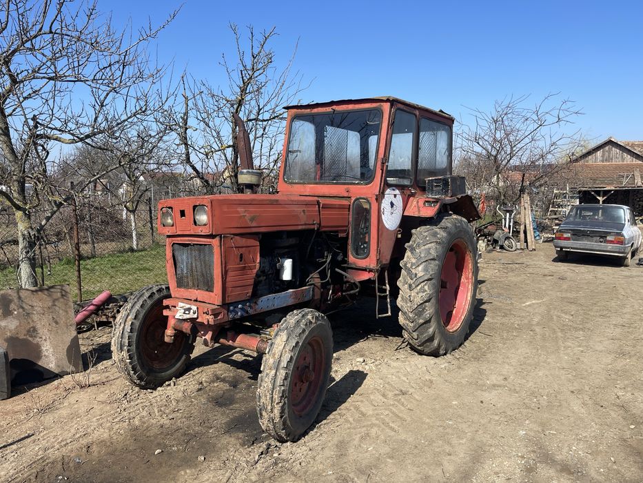 Se vinde tractor 650 cu monoaxa