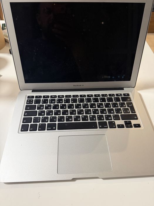MacBook Air 13″ 2017 i5 / 8 ГБ / SSD