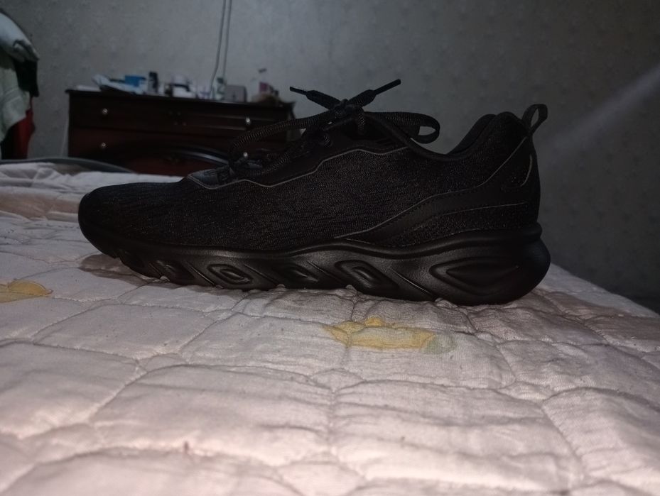 Продам кросовки бренда Xtep. 44 размера.