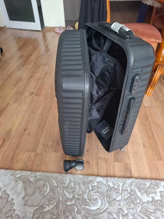 куфар 60 L,  NК travelline, твърд, турски, с дефект счупено 1 колелце