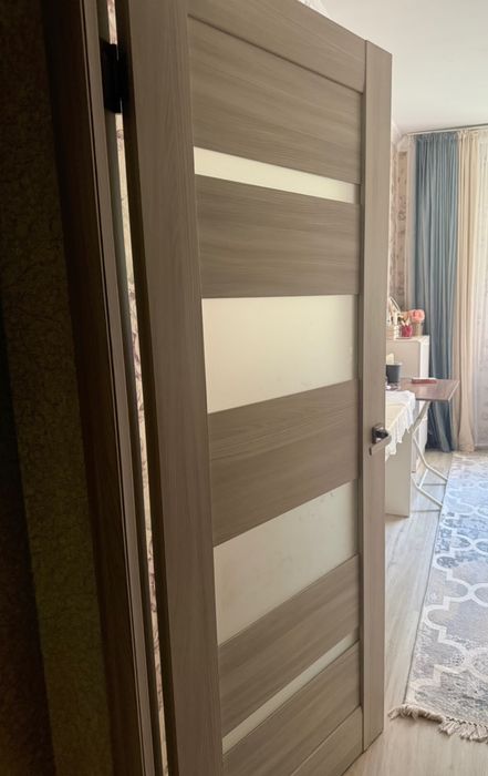 продам межкомнатные двери бу