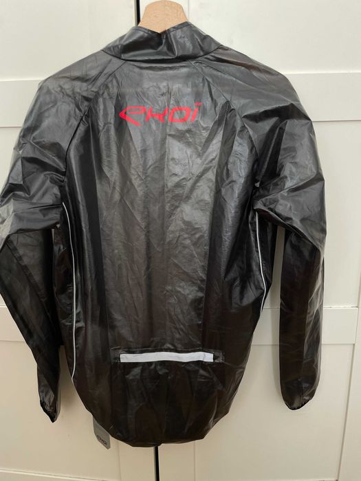 EKOI Pro Cycling Team - ултра леко яке, размер М. Ново с етикет.