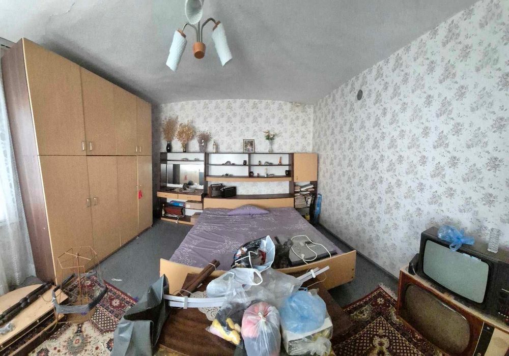 Спалня масивна с гардероб