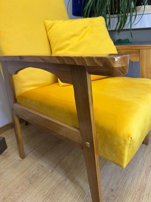 Яркое кресло в стиле СССР