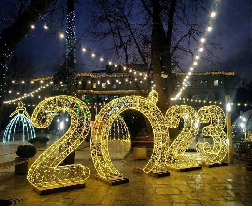 Новогодняя елка 5м.10м.15м, 20м, 25м Гигант. Новогодняя елка Реклама