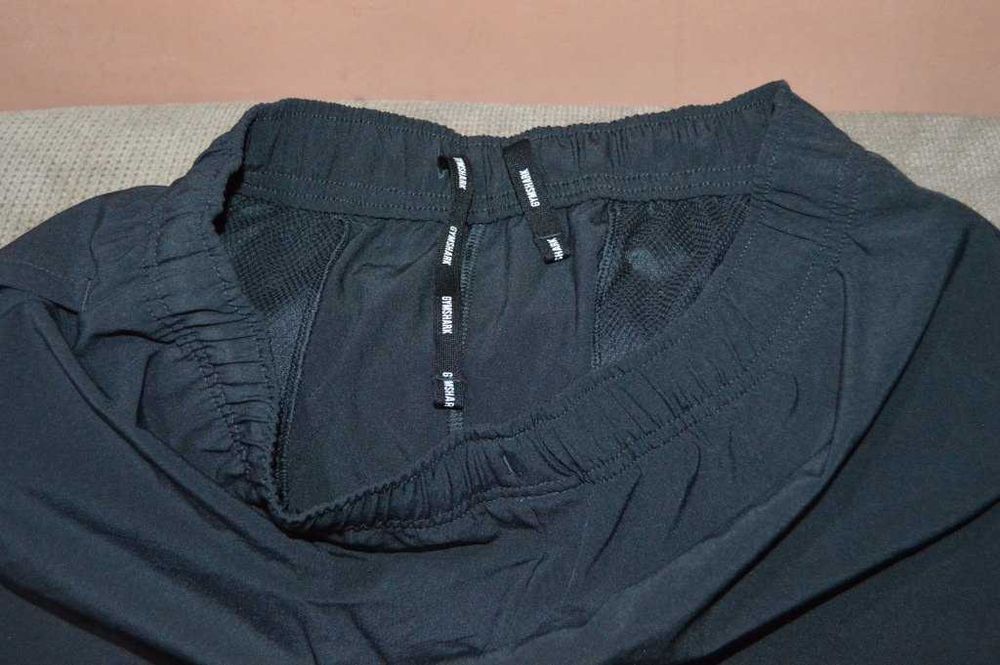 Pantaloni Sport Gymshark Training Joggers – Mărimea XS, Stare Excelentă