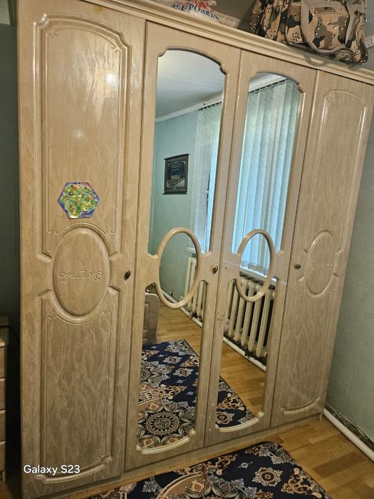 Спальный гарнитур