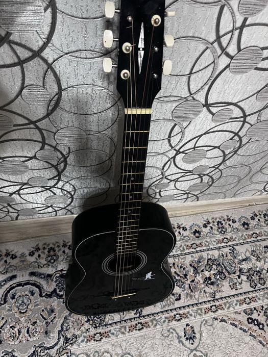 Продаю гитару 38 размер бу