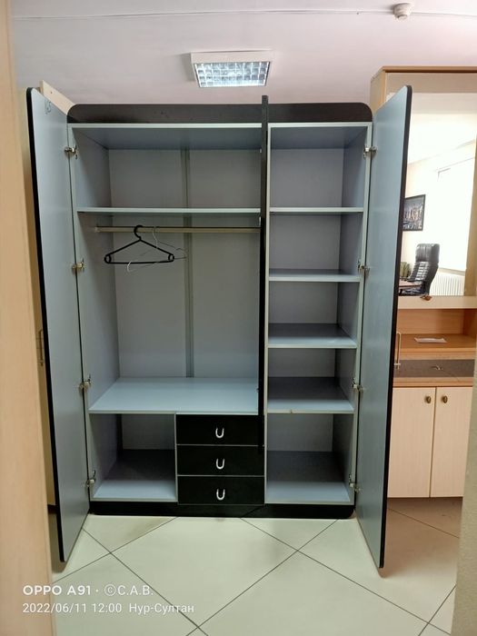 Срочно продам детский шкаф