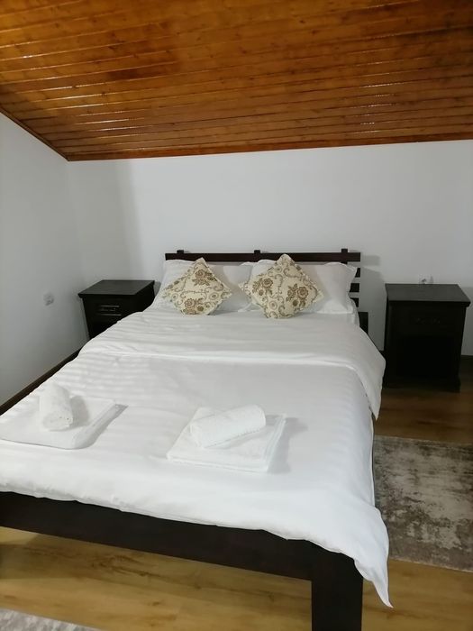 Casa De Pe Vale Câmpeni