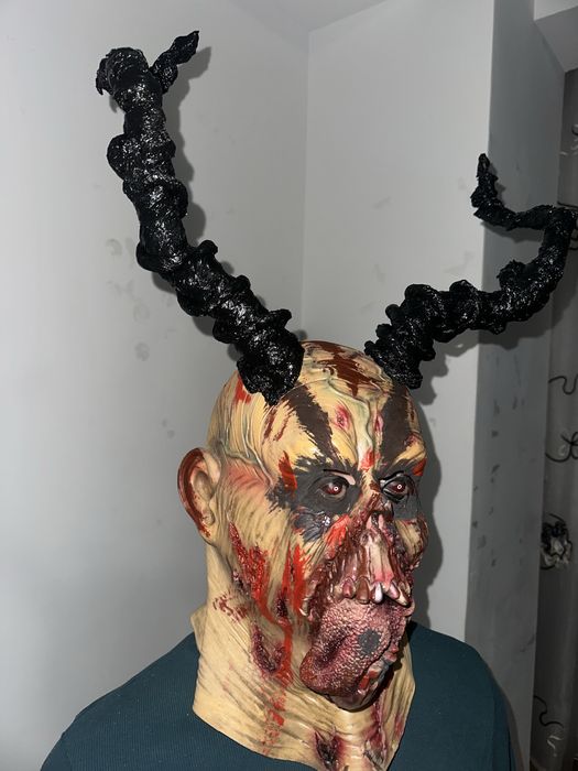 Vand masca krampus / anul nou