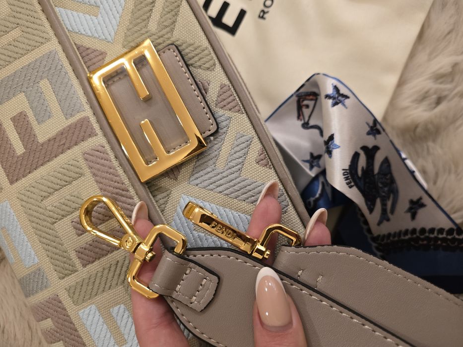 Налична чанта Fendi Baguette