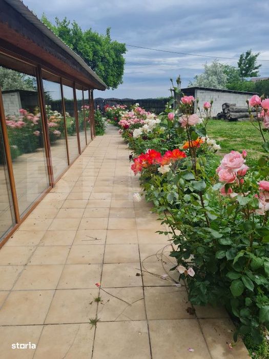 Casuta de vanzare, 149 mp utili, teren 1700 mp, Targoviste-zona Exteri