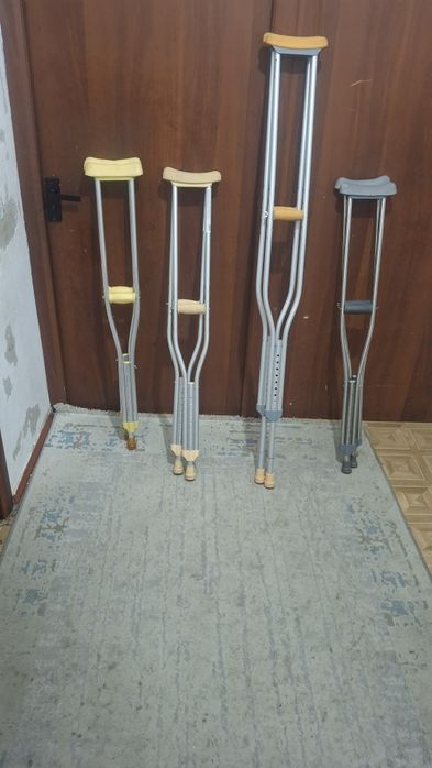 Костыли подмышечные