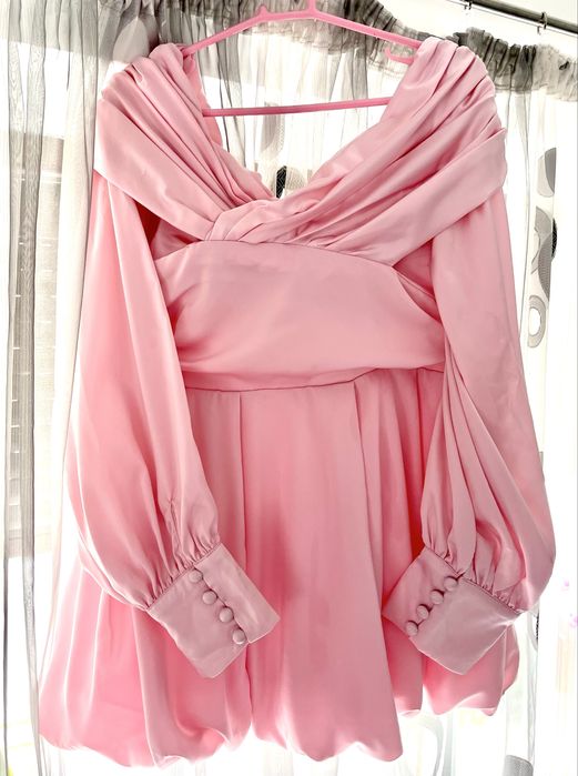 Официална рокля