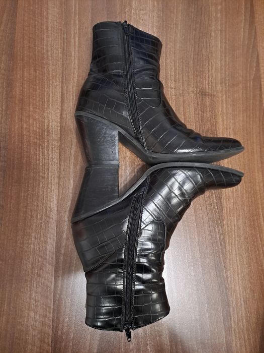 Cizme negre cu toc