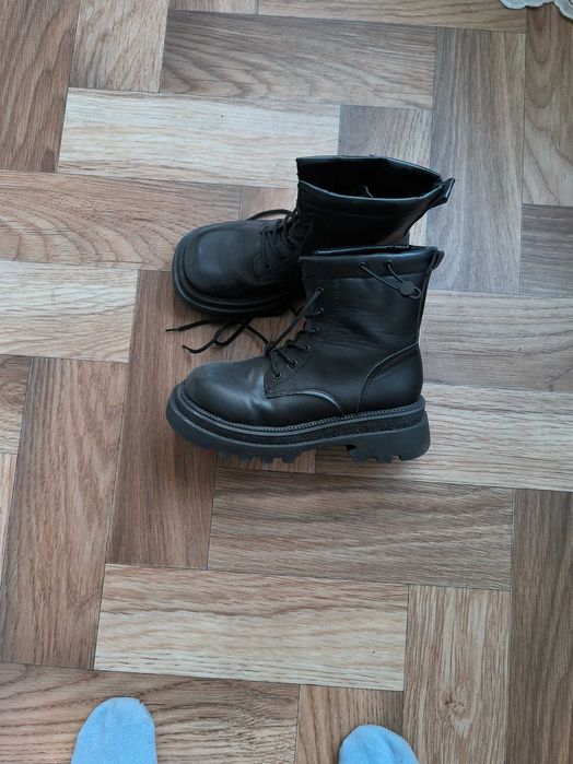 Демисезонные сапоги, босоножки,унты