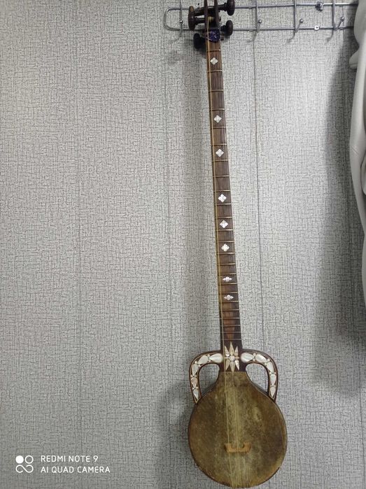 Qashqar Rubob Antikvar