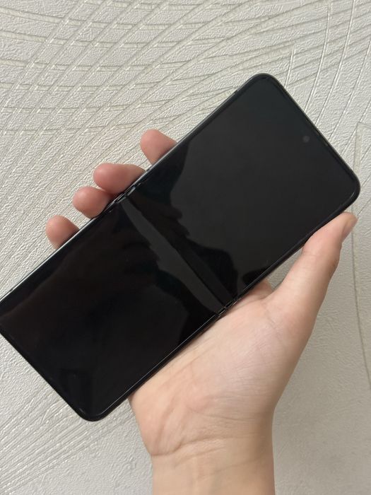 Обменяю Samsung z flip 5 и Pixel 6a