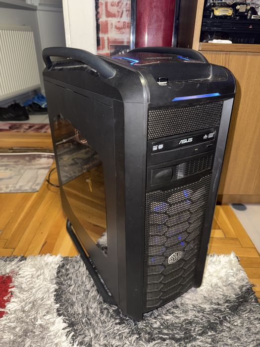 Pc intel i7 4770, 16gb ram, Amd RX 580 8gb, SSD 80gb, hdd 1tb.