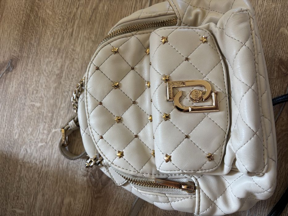 Раници и чанти Liu Jo, Guess., Versace