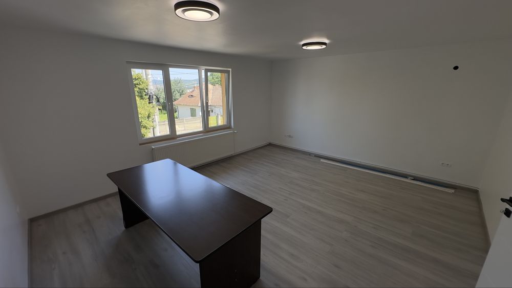 Inchiriez spatiu comercial / birouri
