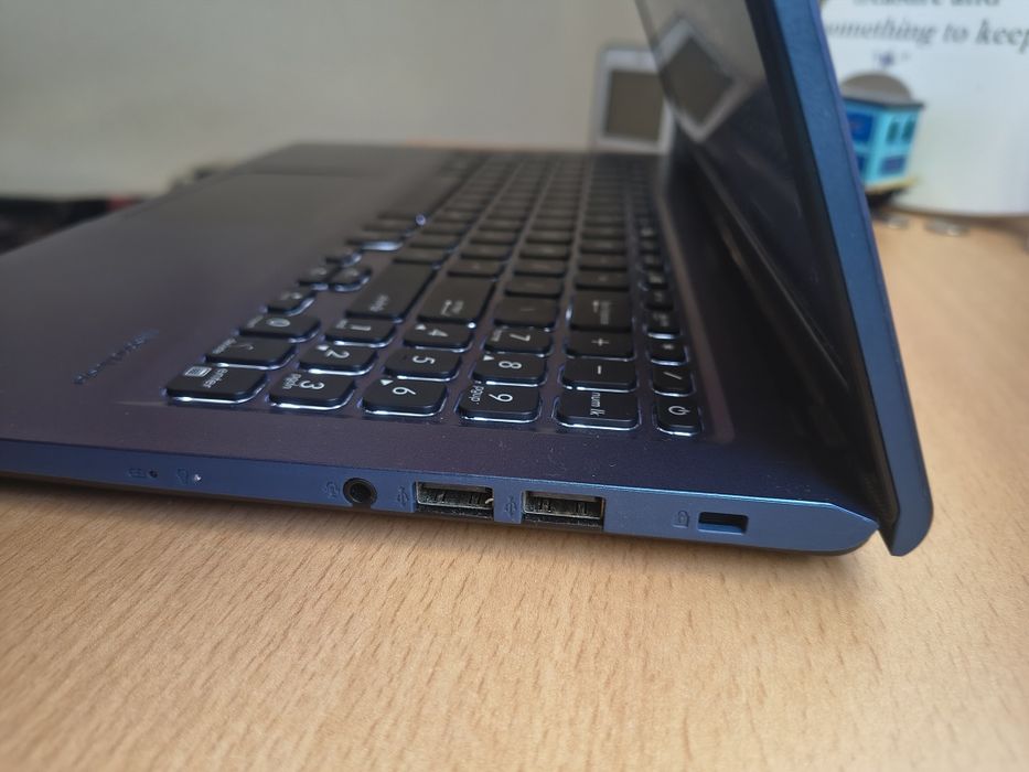 Laptop Asus Vivobook