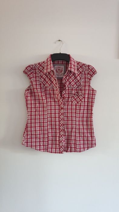 Camasa dama M, Urban Heritage