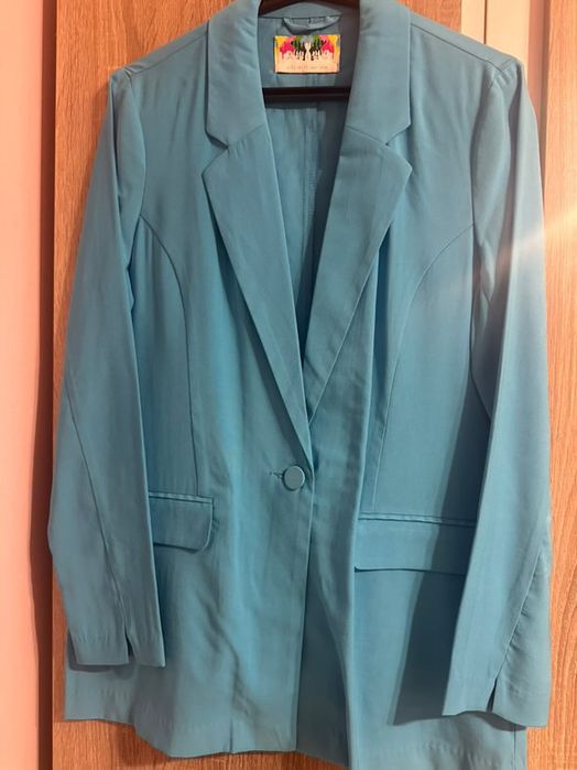 Чисто нов син комплект - сако с панталонки