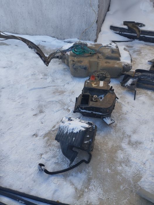 Продам кузовные детали Форд Галакси.