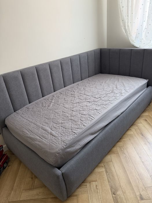 Продам кровать 80*200  с матрасом