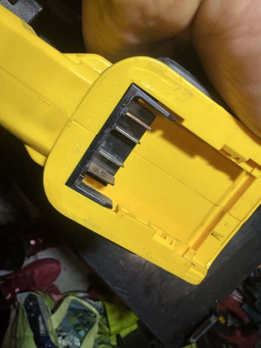 Pistol cuie dewalt dcn45rn