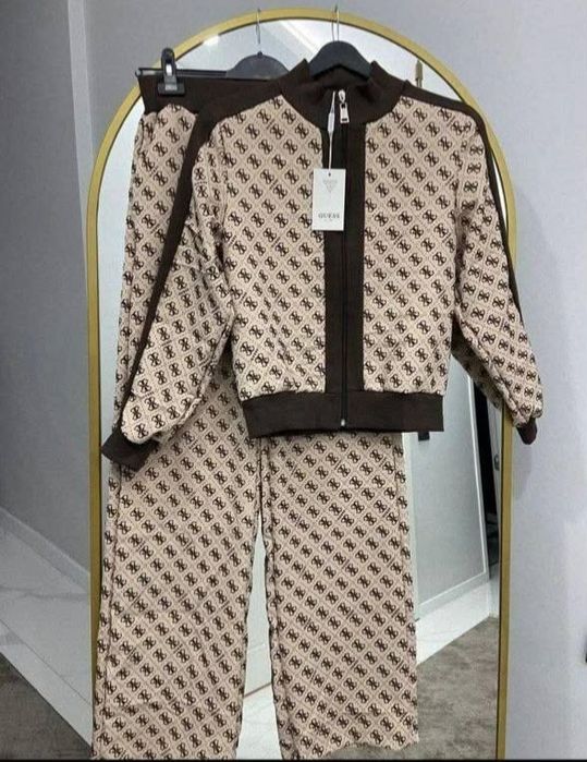 Compleu dama diferite modele