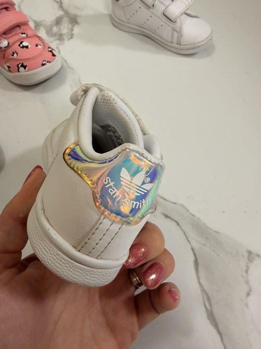 Маратонки adidas,22 номер
