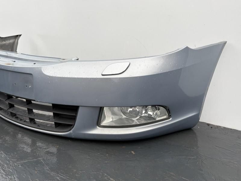 Bara fata completa cu spalatoare de faruri Skoda Octavia 2 facelift