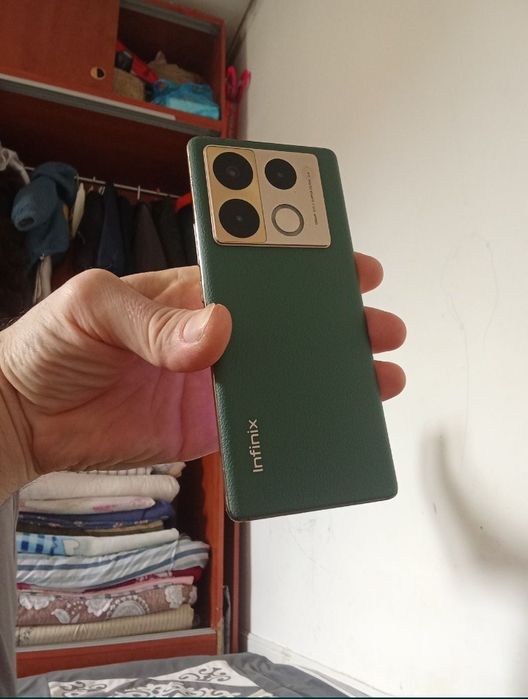 Срочно продам смартфон Infinix Note 40 pro
