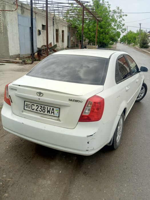 Lasetti 1.8 holati yaxwi.